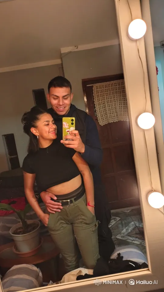 Family Portrait: Intimate Moment of Love and Togetherness – AI Generated Video | Hailuo AI