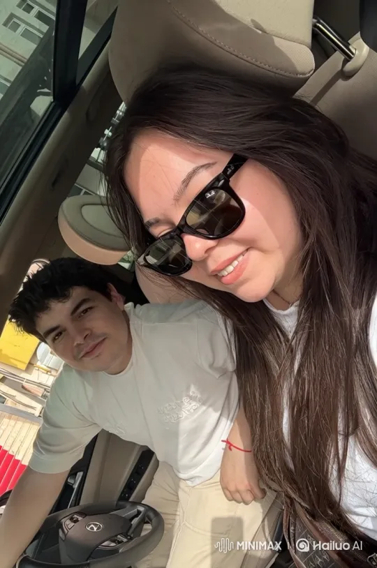 Family Embrace: Summer Evening Intimacy – AI Generated Video | Hailuo AI