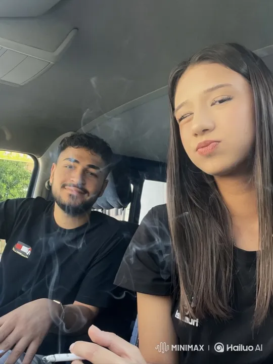Couple and Child Embrace in Summer Park Scene – AI Generated Video | Hailuo AI