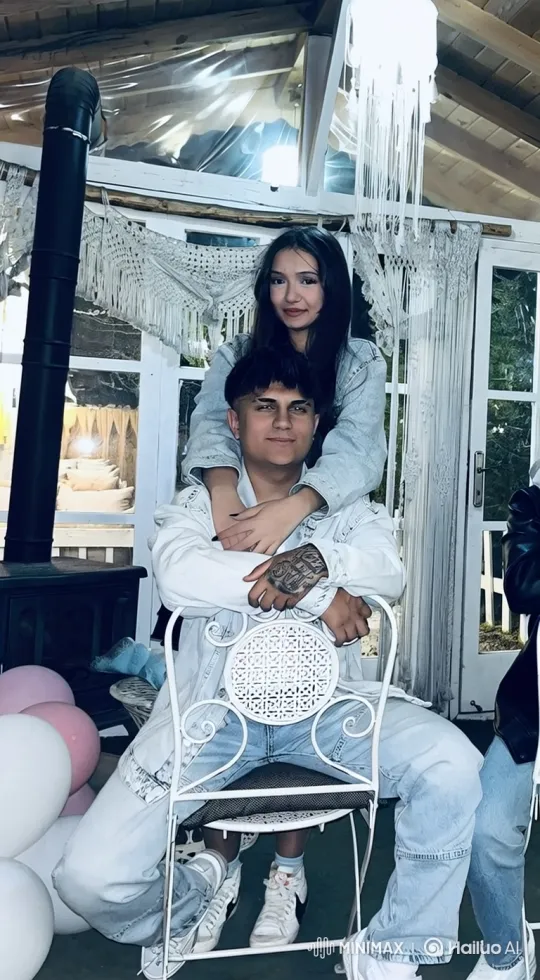 Young Family Embraces in Warm Summer Setting – AI Generated Video | Hailuo AI