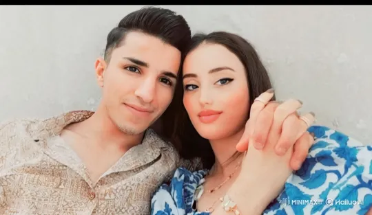 Young Family's Joyful Summer Evening Embrace – AI Generated Video | Hailuo AI