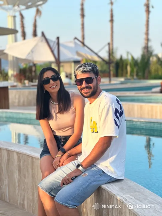 Family Bonding Moment Captured on Video – AI Generated Video | Hailuo AI