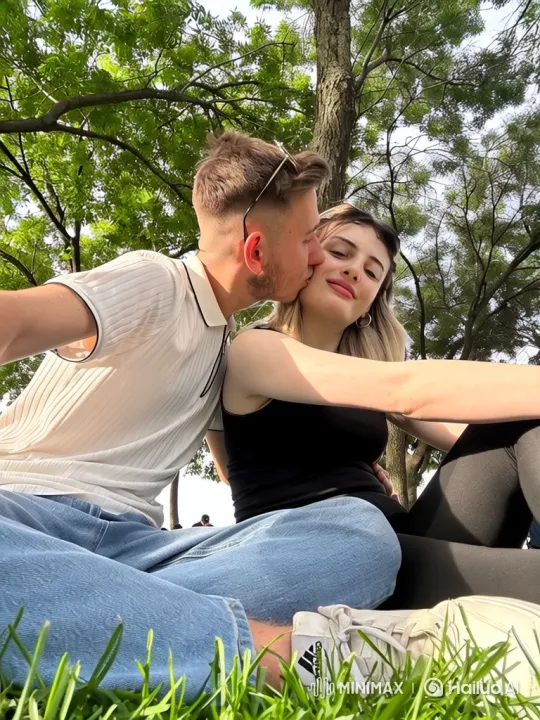 Family Embrace Captured on a Summer Evening – AI Generated Video | Hailuo AI