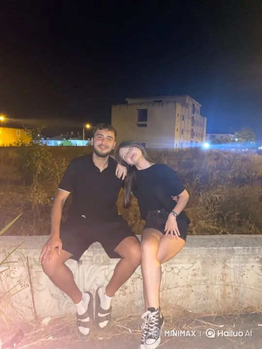 Family Embraces on a Summer Night – AI Generated Video | Hailuo AI