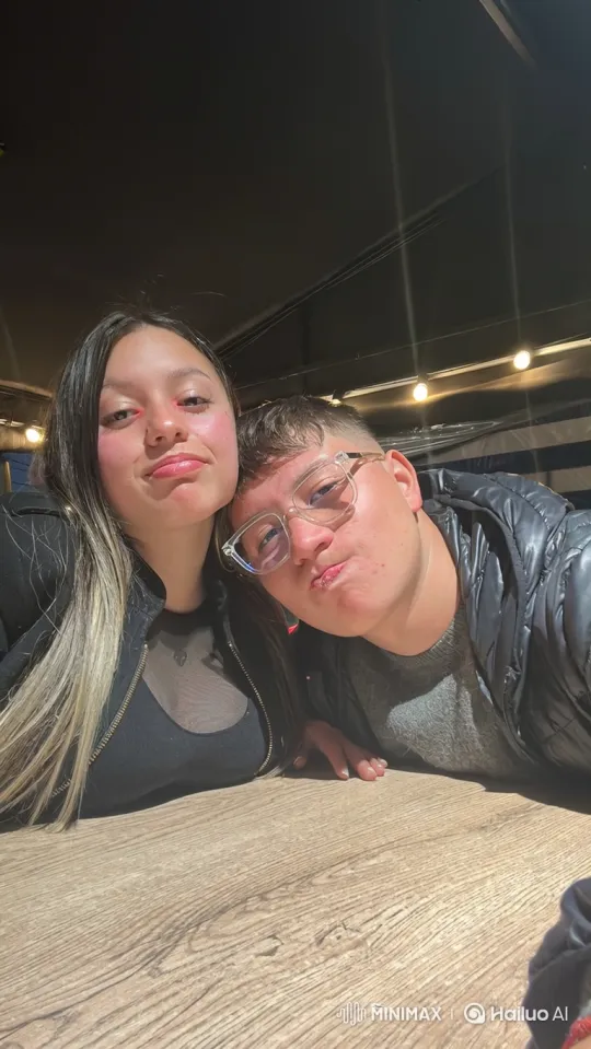 Family Moment Captured in Modern Restaurant Setting – AI Generated Video | Hailuo AI