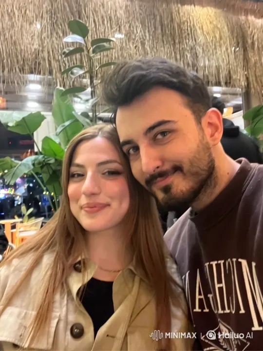 Family Embrace Captured in Summer Evening Video – AI Generated Video | Hailuo AI