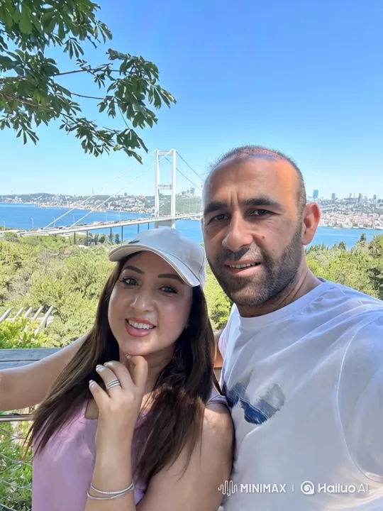 Family Bonding Moment on a Summer Evening Park Bench – AI Generated Video | Hailuo AI
