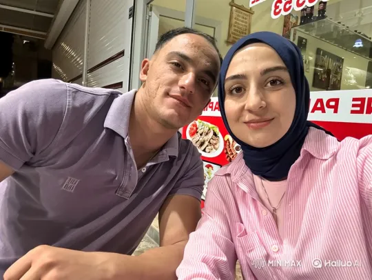 Family Harmony Captured on a Summer Evening – AI Generated Video | Hailuo AI