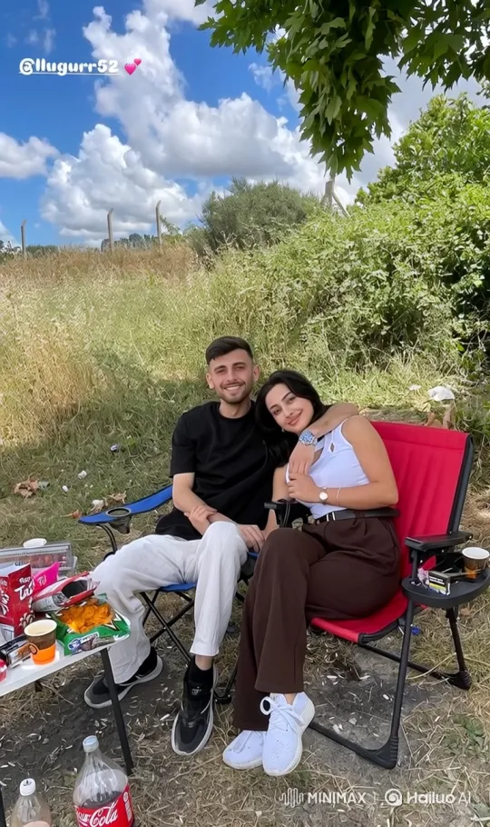 Couple and Daughter's Joyful Embrace in Evening Light – AI Generated Video | Hailuo AI