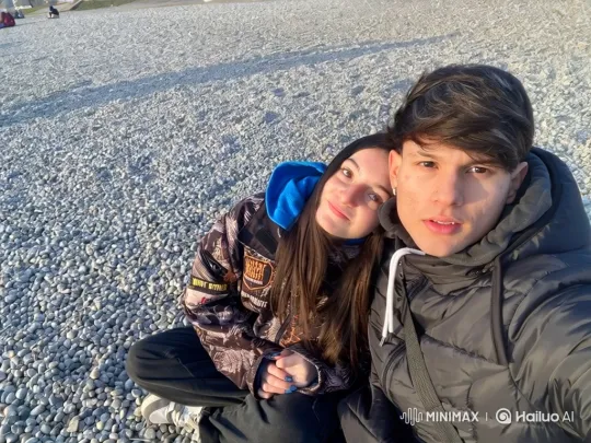 Family Embrace Captured in Joyful Run – AI Generated Video | Hailuo AI