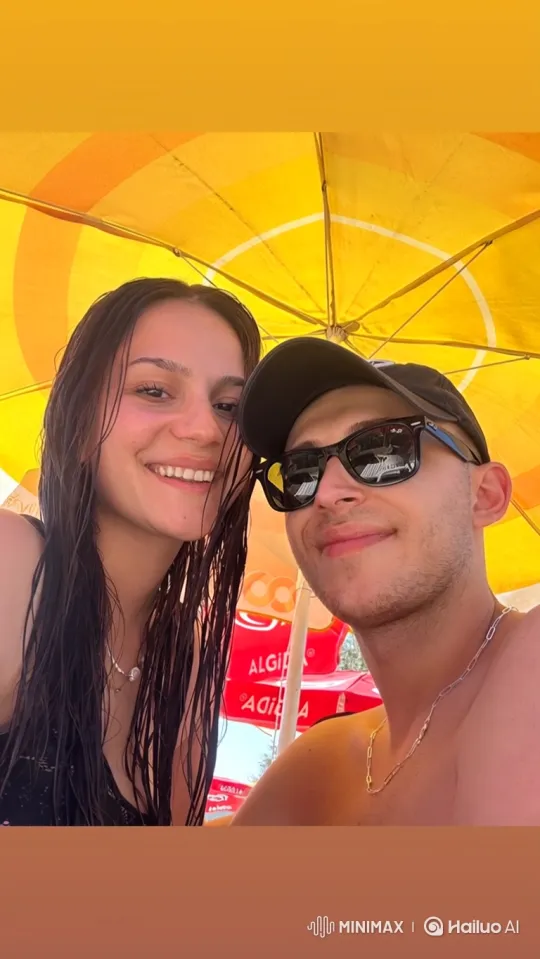 Family Embrace Captured on Candid Video – AI Generated Video | Hailuo AI