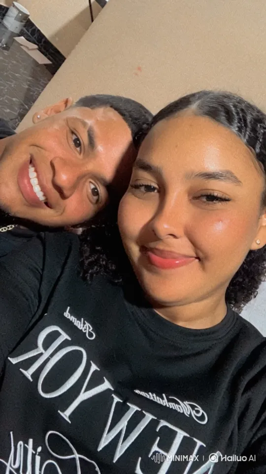 Family Selfie: A Moment of Intimate Joy – AI Generated Video | Hailuo AI