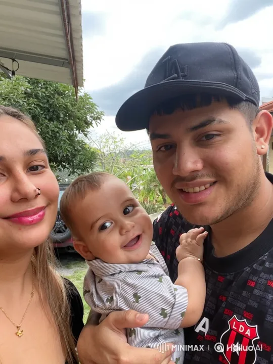 Family Bliss: A Moment of Joyful Intimacy – AI Generated Video | Hailuo AI