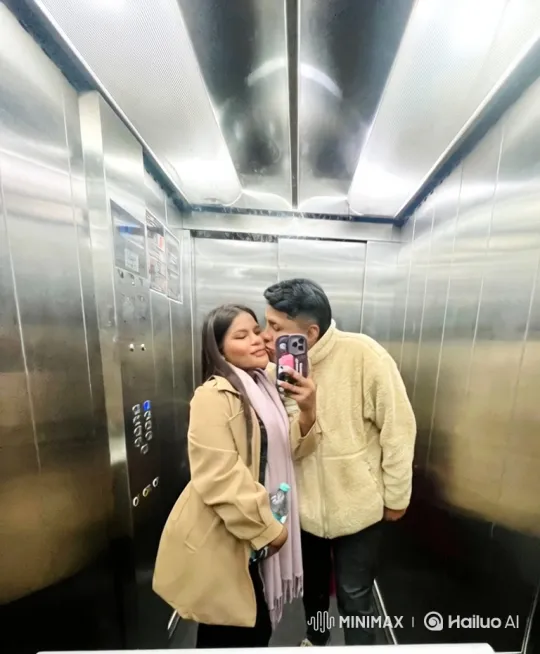 Couple and Daughter Embrace in Plaza After Elevator Selfie – AI Generated Video | Hailuo AI