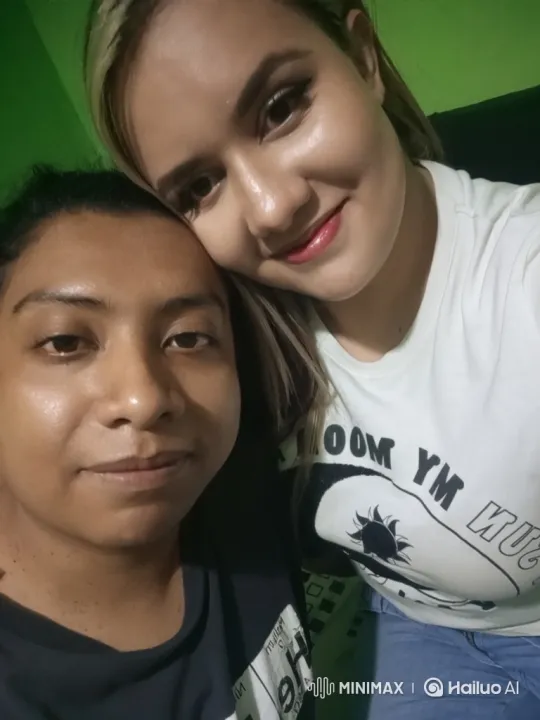 Family Joy Captured in Candid, Intimate Video – AI Generated Video | Hailuo AI