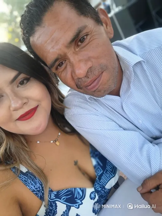 Family Moment Captured on Candid Video – AI Generated Video | Hailuo AI