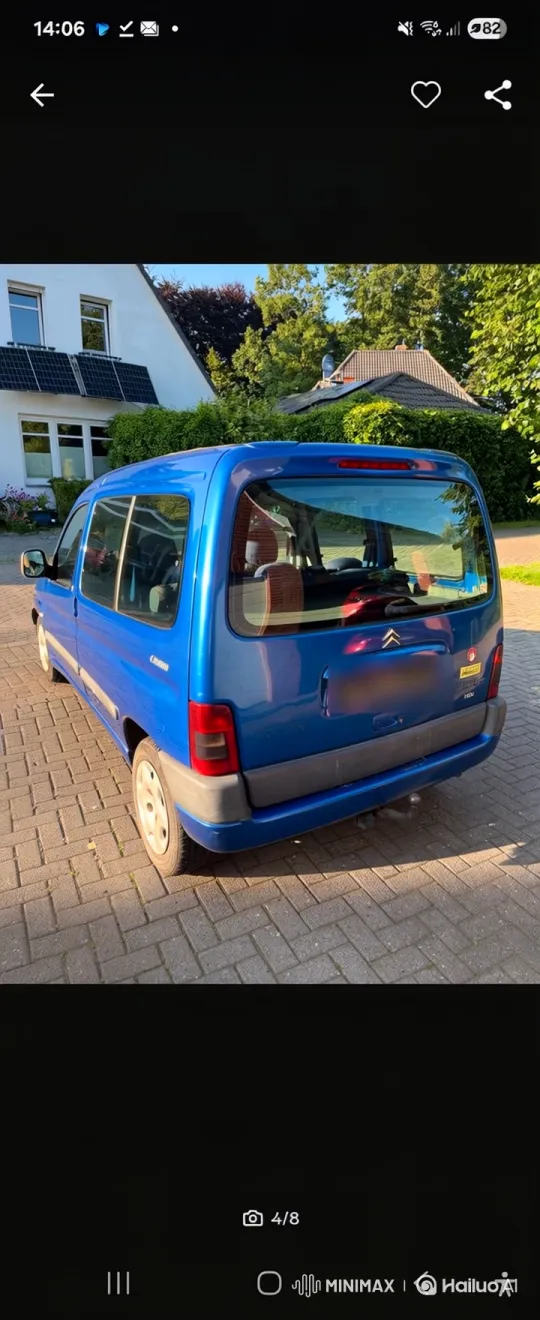 Woman Starts Blue Van, Thick Smoke Emanates from Exhaust – AI Generated Video | Hailuo AI