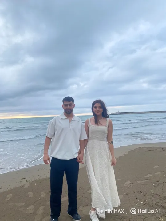 Young Family's Joyful Summer Evening Embrace – AI Generated Video | Hailuo AI