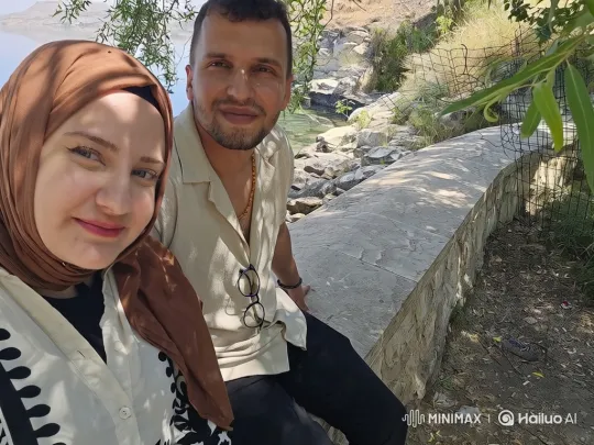 Family Embrace: Summer Love and Laughter – AI Generated Video | Hailuo AI