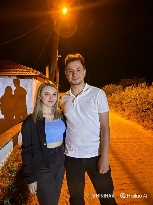 Couple and Daughter's Joyful Summer Night Reunion – AI Generated Video | Hailuo AI