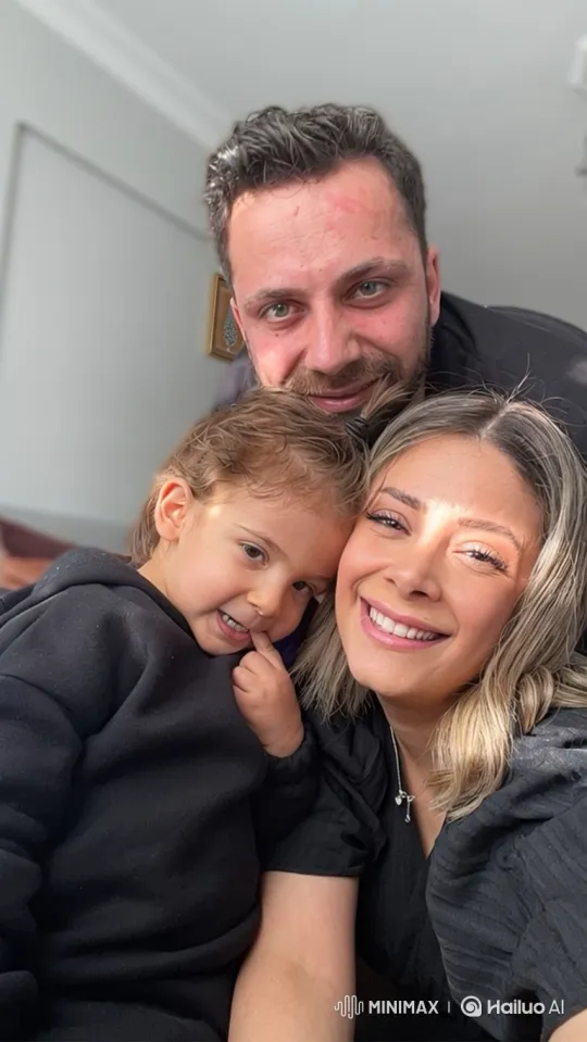 Young Couple and Child Share Intimate Summer Hug – AI Generated Video | Hailuo AI