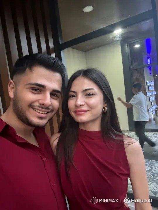 Family Portrait: Couple and Toddler Embrace – AI Generated Video | Hailuo AI