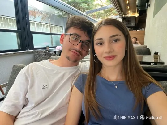 Family Embrace Captured in Evening's Soft Glow – AI Generated Video | Hailuo AI