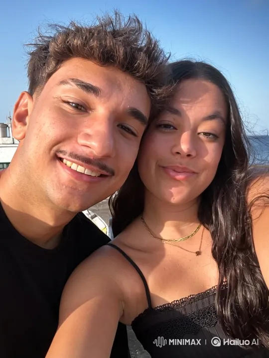Cozy Home: Family Moments Captured Naturally – AI Generated Video | Hailuo AI