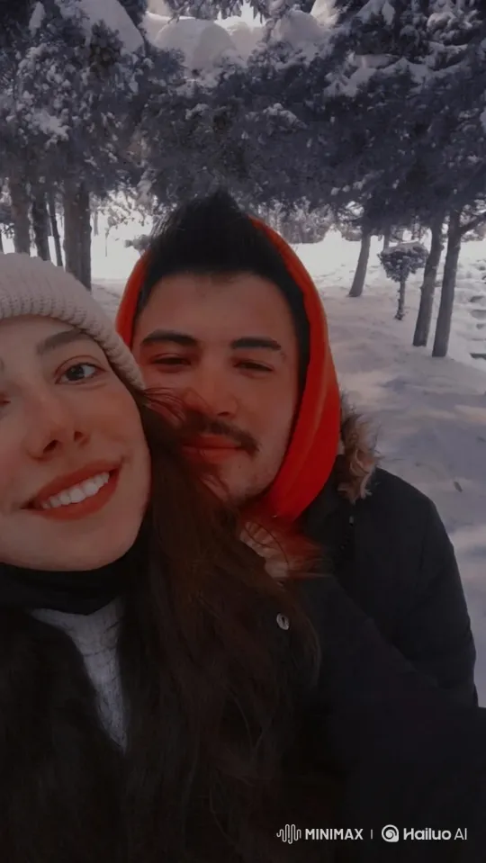 Family Affection: Couple and Daughter's Loving Embrace – AI Generated Video | Hailuo AI