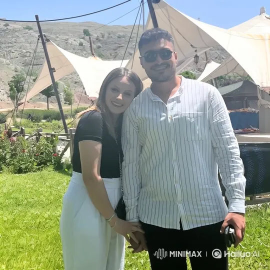Family Embrace Captured in Intimate Summer Video – AI Generated Video | Hailuo AI