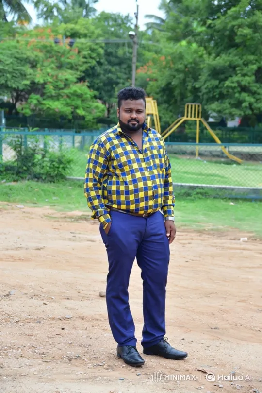 Man Meets Figure Resembling Modi in Park – AI Generated Video | Hailuo AI