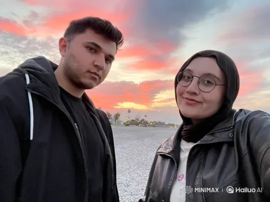 Family Embraces Under Night Lights – AI Generated Video | Hailuo AI