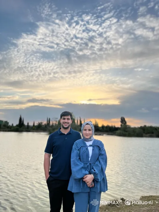 Family Embraces at Sunset: Loving Moments Captured – AI Generated Video | Hailuo AI