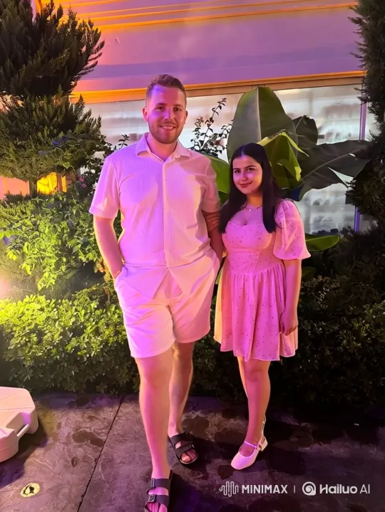 Family Embraces Joyfully in Intimate Night Video – AI Generated Video | Hailuo AI