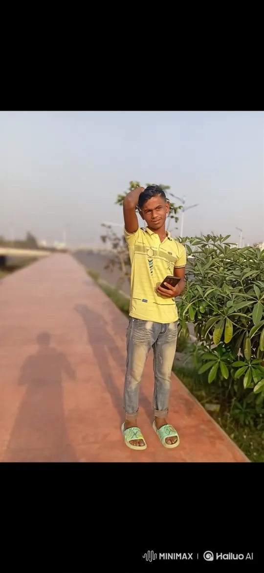 Young Couple's Serene Encounter in Golden Hour Park – AI Generated Video | Hailuo AI