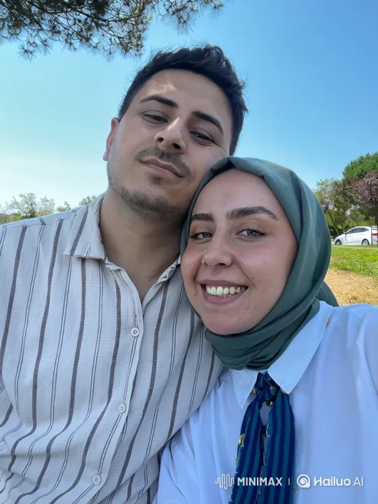 Young Family's Intimate Park Moment Captured – AI Generated Video | Hailuo AI