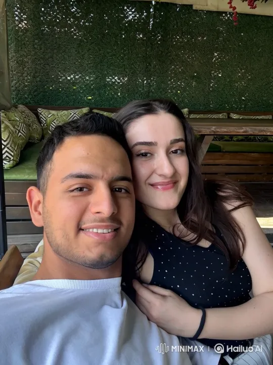 Family Embrace Captured in Heartwarming Summer Scene – AI Generated Video | Hailuo AI
