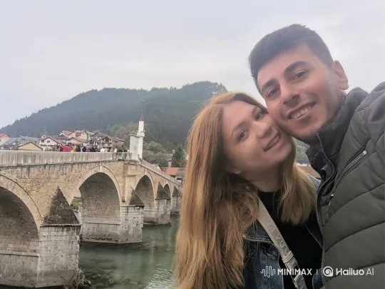 Family Harmony Captured in Intimate Summer Video – AI Generated Video | Hailuo AI