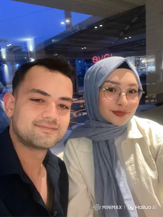 Family Embrace Captures Summer Night's Joy – AI Generated Video | Hailuo AI