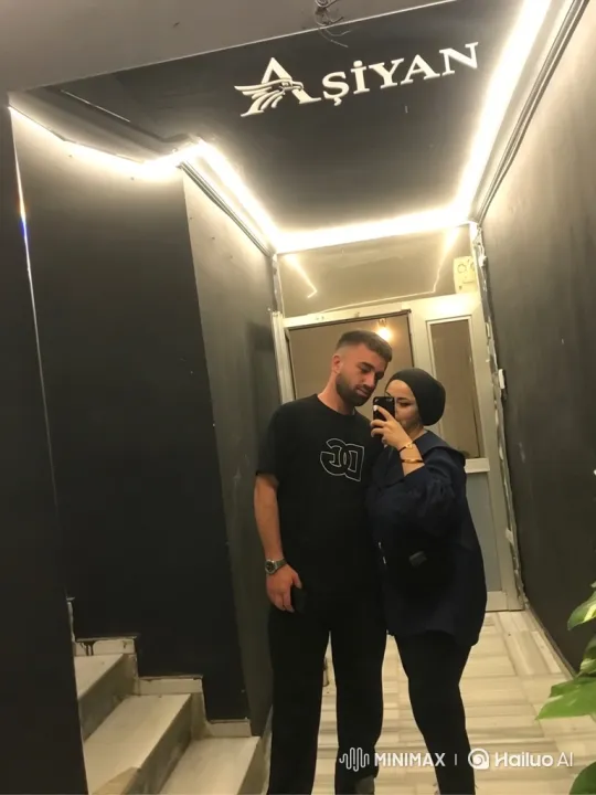 Family Reunion on a Summer Evening – AI Generated Video | Hailuo AI