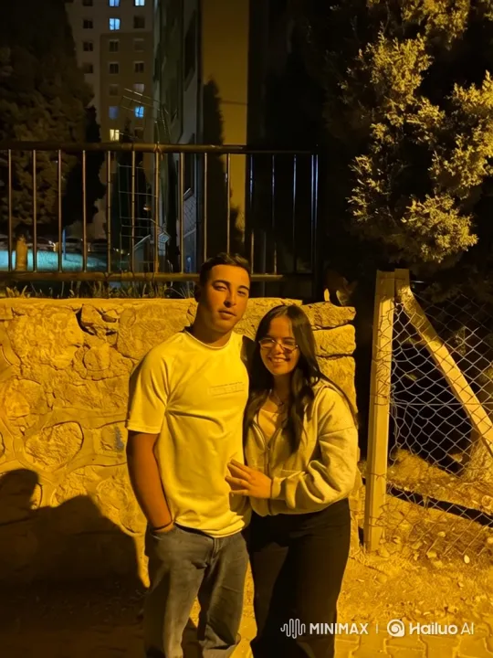 Family Reunion: Summer Evening iPhone Video – AI Generated Video | Hailuo AI