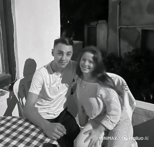 Family Moment: Couple and Child's Warm Embrace – AI Generated Video | Hailuo AI