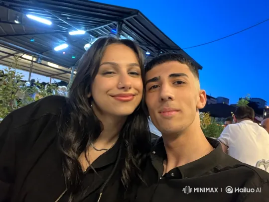 Family Reunion: A Heartwarming Evening Embrace – AI Generated Video | Hailuo AI