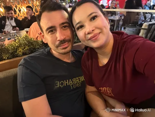 Family Moments: Outdoor Dinner with Laughter and Love – AI Generated Video | Hailuo AI