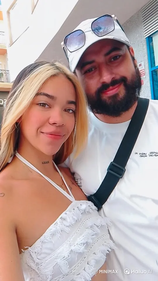 Family Reunion in Sunny Town Square – AI Generated Video | Hailuo AI