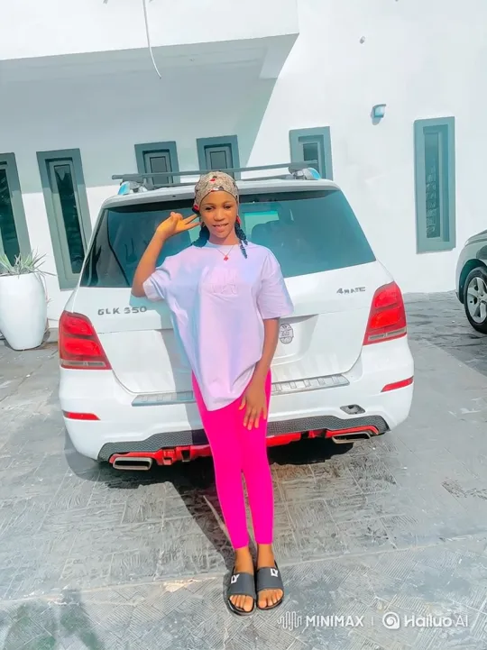 Young Woman in Peaceful Transition from Urban to Natural Setting – AI Generated Video | Hailuo AI