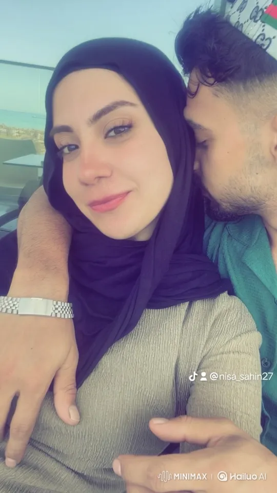 Family Hug: Couple and Kids Share Love on Summer Evening – AI Generated Video | Hailuo AI