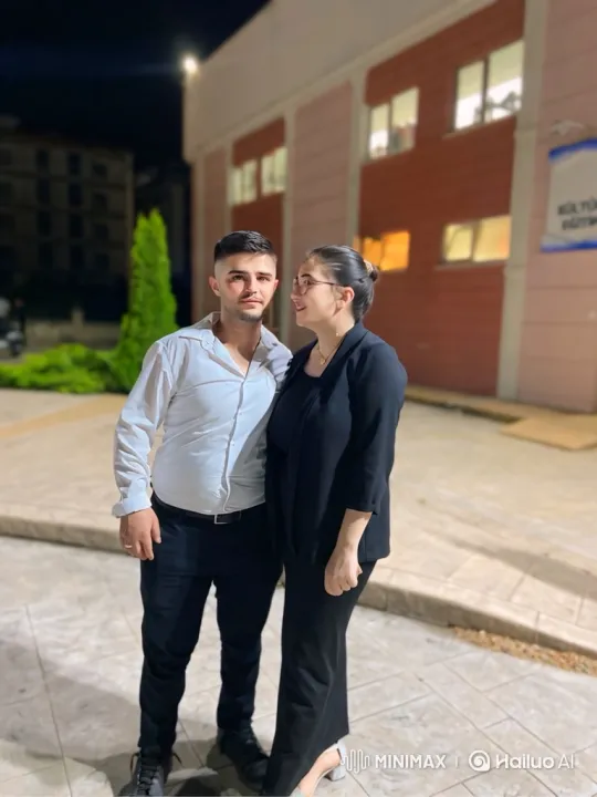 Family Portrait: A Man, Woman, and Girl Embrace – AI Generated Video | Hailuo AI