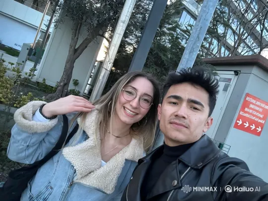 Family Happiness Captured on a Sunny Day – AI Generated Video | Hailuo AI