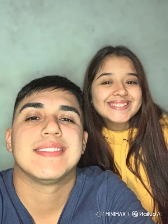 Candid Family Portrait Captured on Phone – AI Generated Video | Hailuo AI